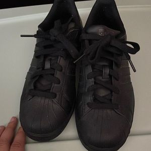 Adidas all black superstar